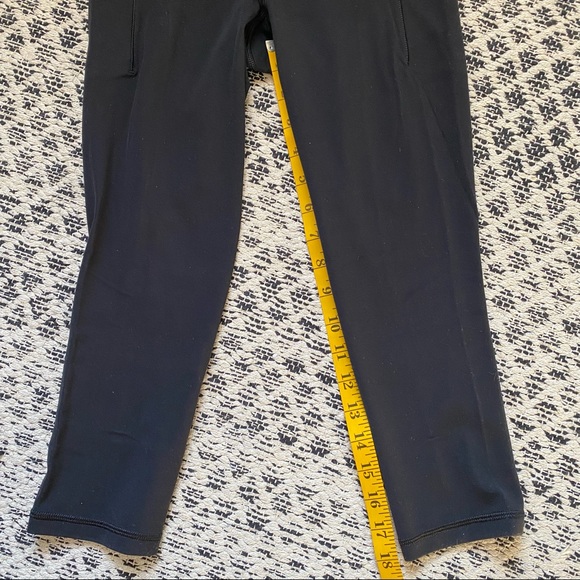 Athleta Salutation Stash Pocket leggings - Picture 6 of 7